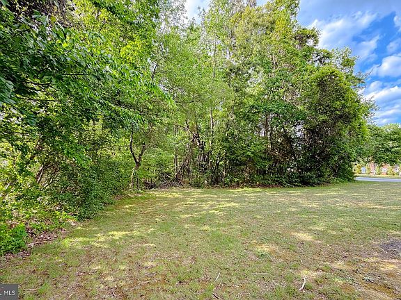 5th image of 25033 Three Notch Rd