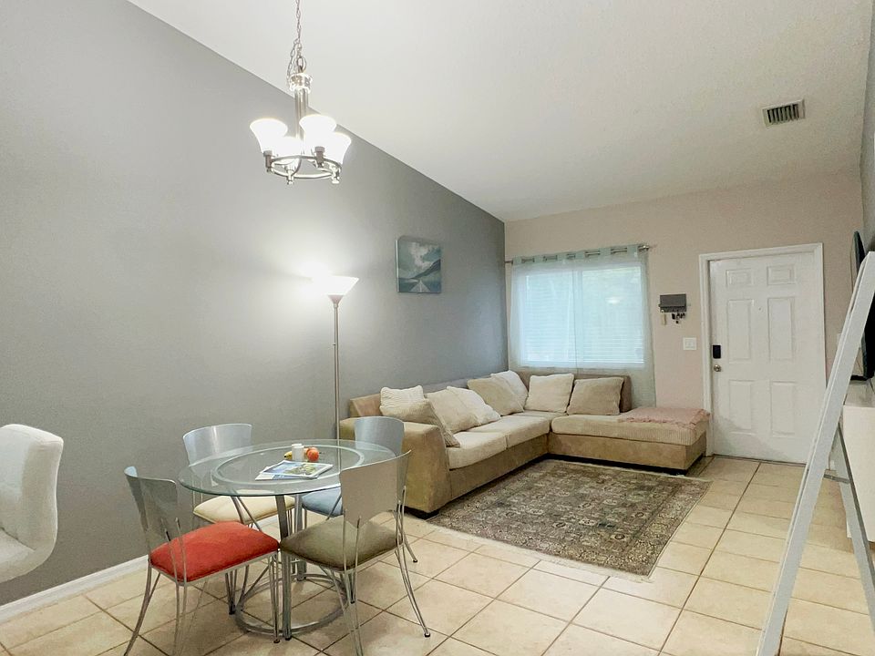 Living Room/Dinning Room