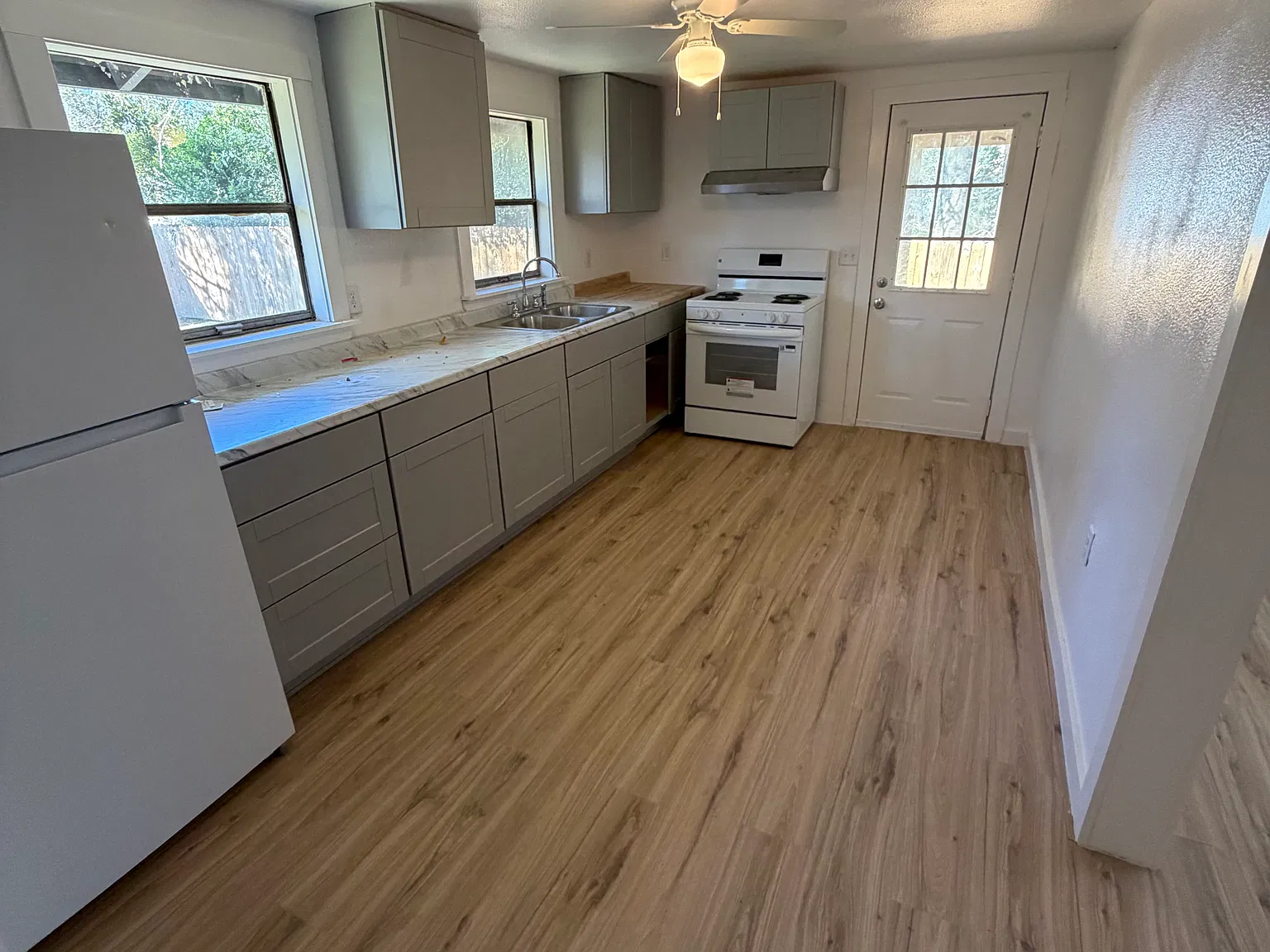 2 bed, 696 sqft, $1,500 — Photo 3