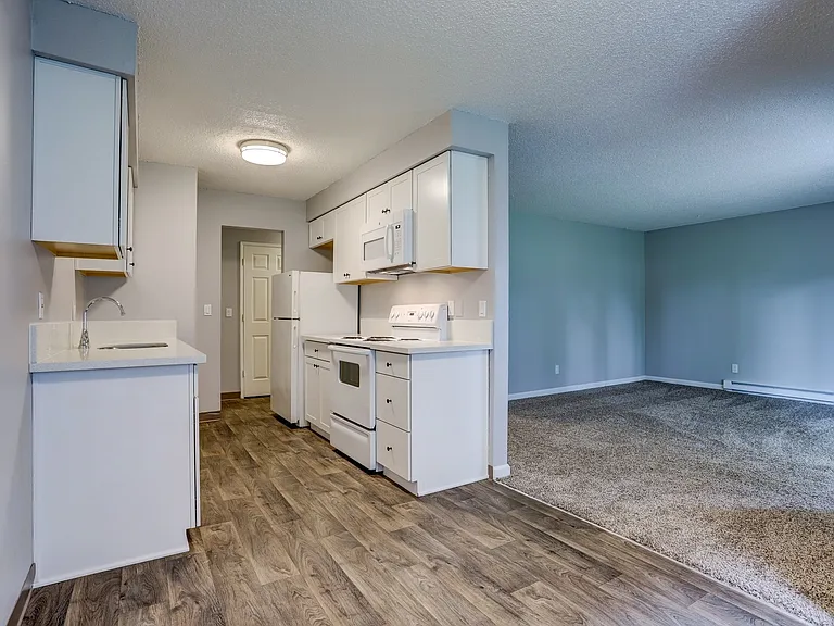 Awesome location near Salish Ponds City Park. — Photo 50