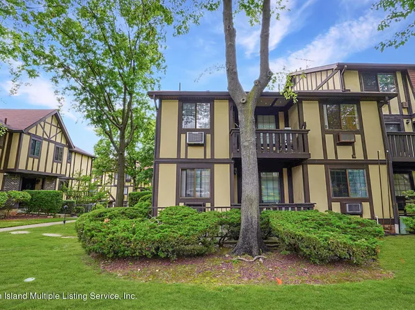 135 Devon Loop, Staten Island, NY 10314