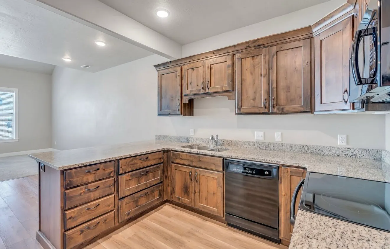 3 bed, 2.5 bath, 1500 sqft, $2,400 — Photo 2