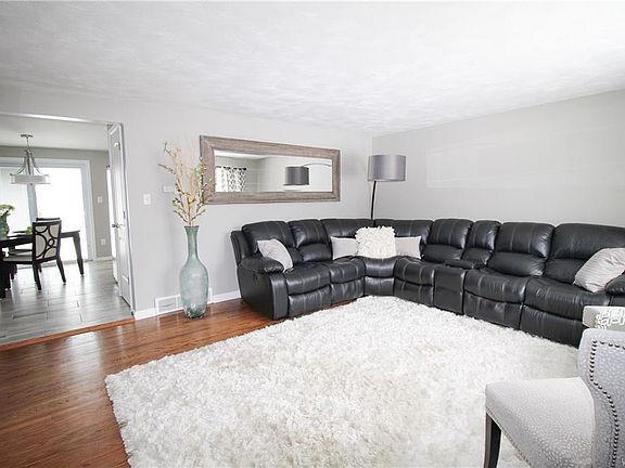 4th image of 7205 Graydon Dr