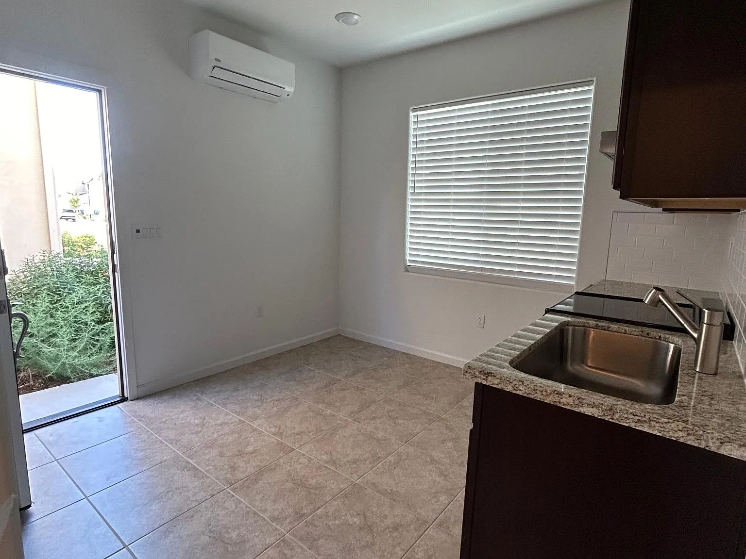 Guenoc Valley Ln, Antioch — Photo 2