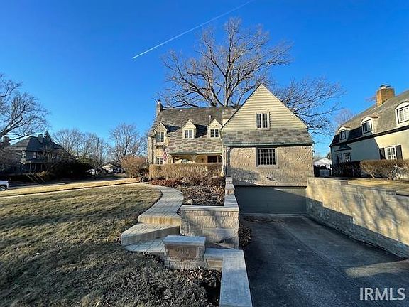 2nd image of 900 King St