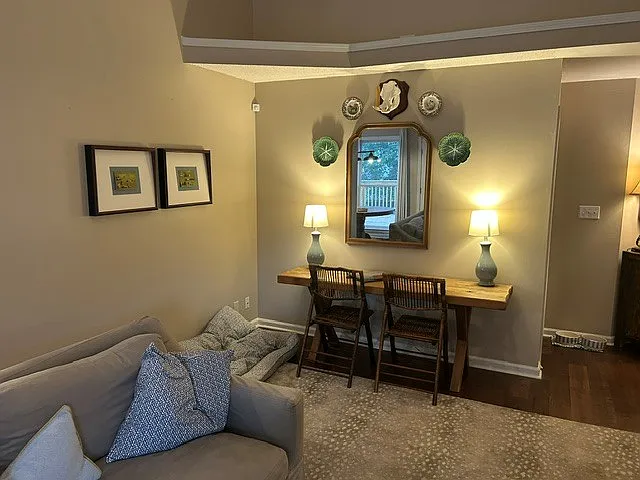 916 Dolphin Ln — Photo 10