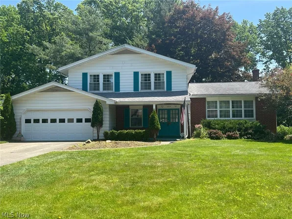 1804 Stonehenge Ave NE, Warren, OH 44483