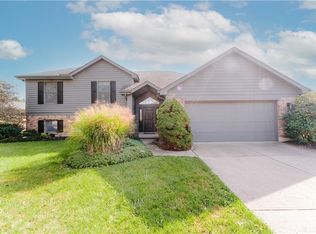 1218 Adamsmoor Dr, Waynesville, OH 45068