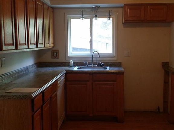 3rd image of 1219 Forest Ave