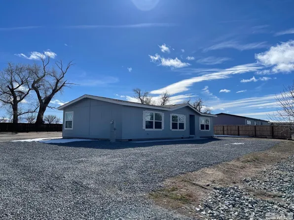 110 Chateau Way, Yerington, NV 89447
