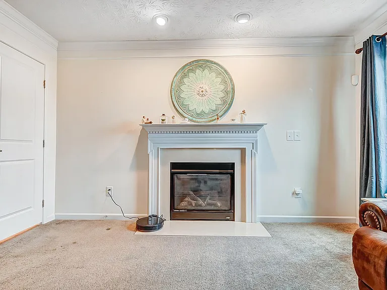 1404 Artesian Ln — Photo 16