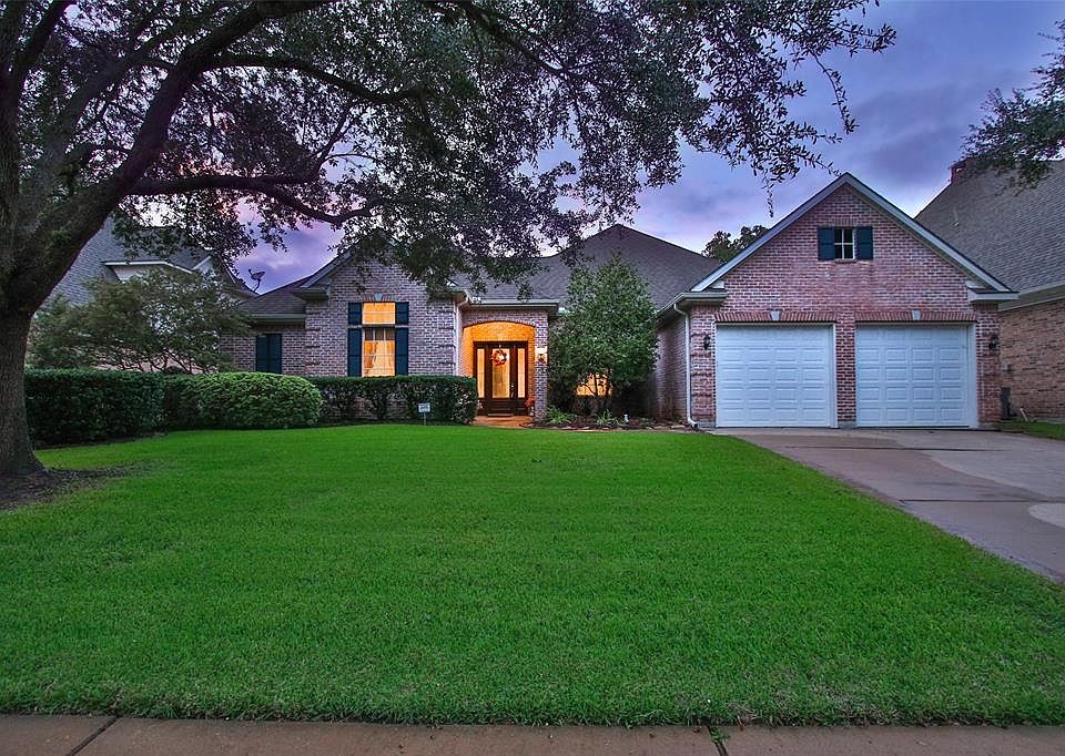 1st image of 13922 Drakewood Dr