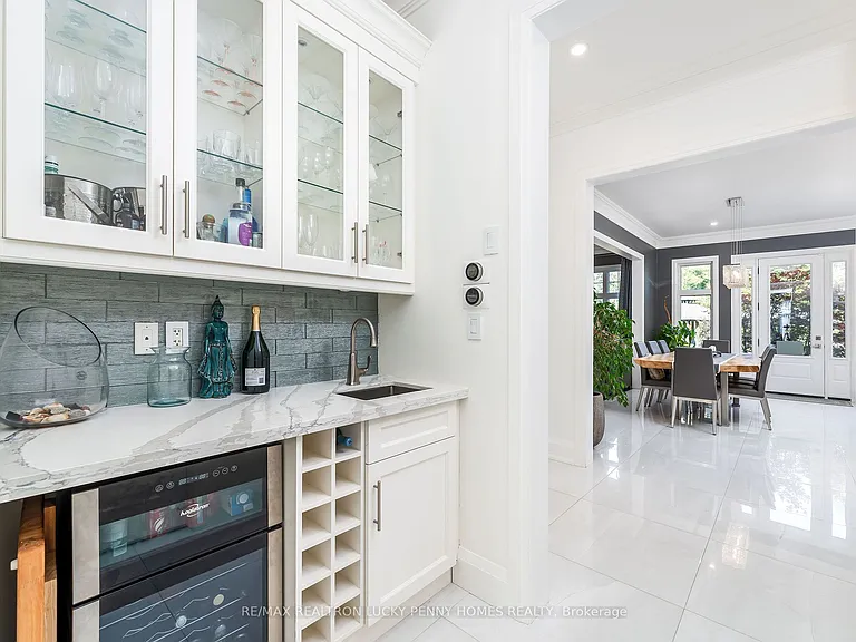 30 Bernadotte Dr — Photo 12