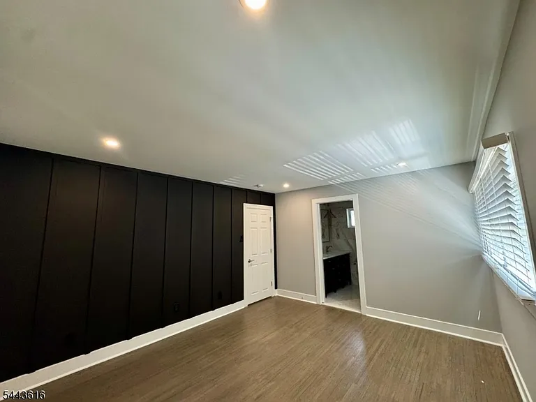 323 Parry Rd — Photo 12