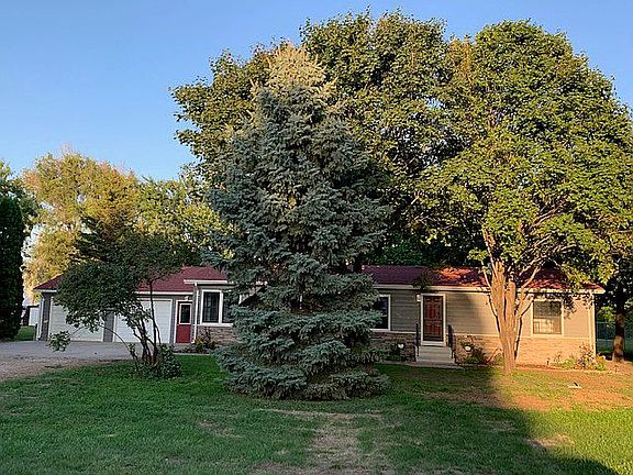 Large shade trees front/back