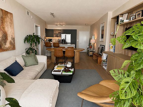 5th image of 335 Biscayne Blvd #3901