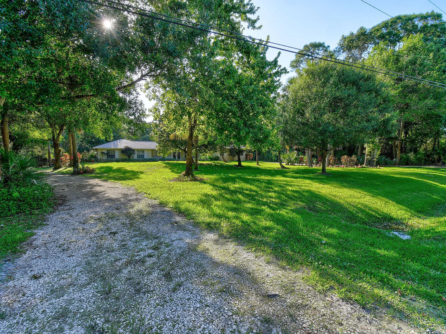 4 bed, 2.0 bath, 2751 sqft, $7,500 — Photo 2