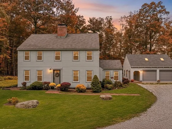 69 King Rd, Bedford, NH 03110