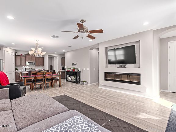 5th image of 3761 E WELTON Lane