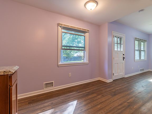 5th image of 25 Rockleigh Dr