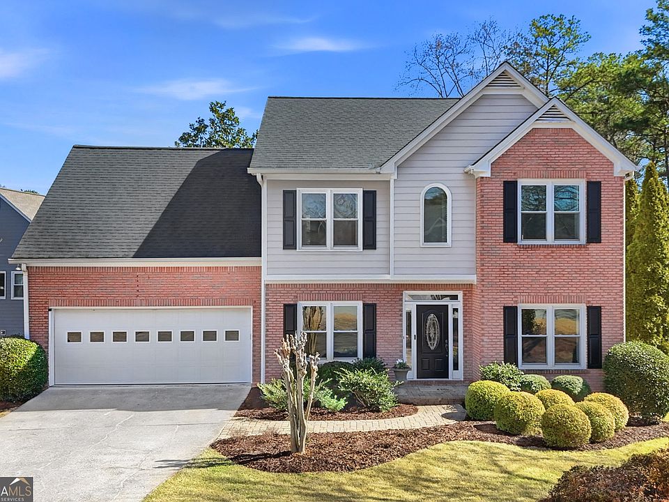 1st image of 210 Ivey Oaks Way