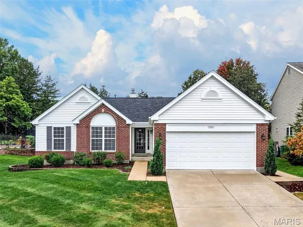 1563 Englebrook Dr, Ballwin, MO 63011