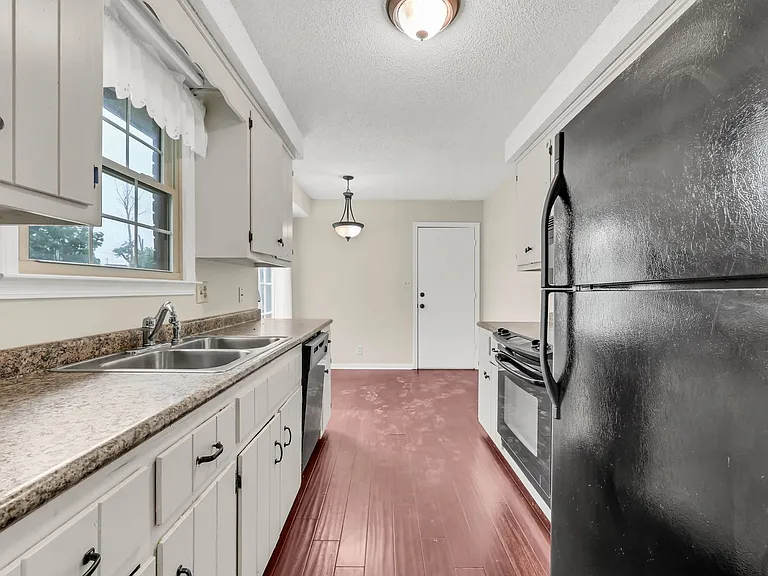 2157 Watertown Pl — Photo 9