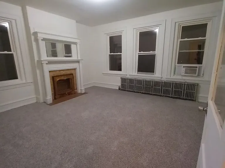 919 Swede St — Photo 1