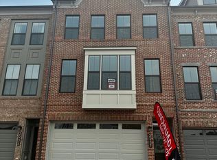 5237 Ridgeview Retreat Dr, Chantilly, VA 20151