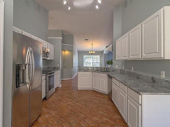 5th image of 704A Eagle Pointe S