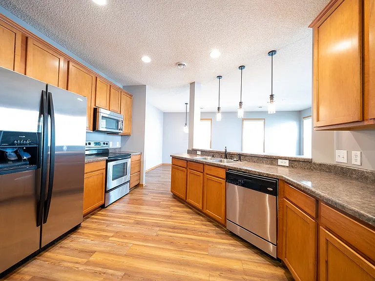 10930 Fergus St NE #F — Photo 4