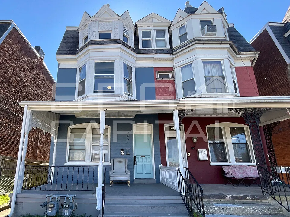 946 W Princess St
