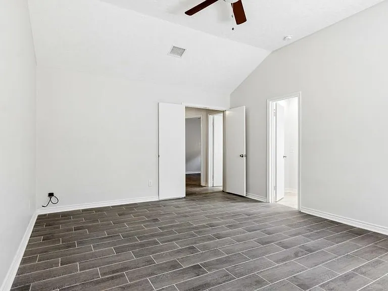 6915 La Mirada Dr — Photo 16