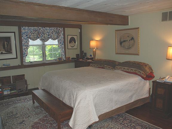 5th image of 107 Edge Knoll Ln