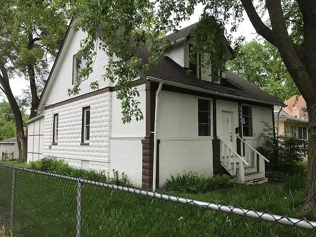 2901 Emmaus Ave photo 1