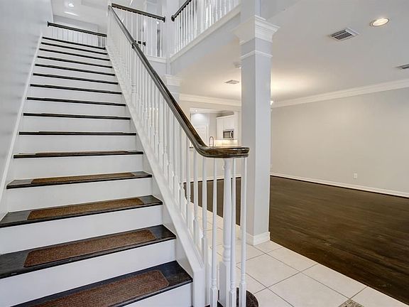 3rd image of 303 McGowen St