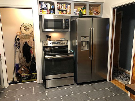 2nd image of 281 Park Dr