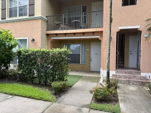2 bed, 2.0 bath, 1004 sqft, $2,100 — Photo 3