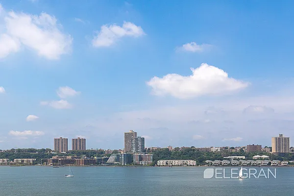 Sold by (Legacy) Elegran | media 5