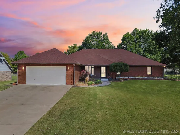 1709 Oakview Rd, Okmulgee, OK 74447
