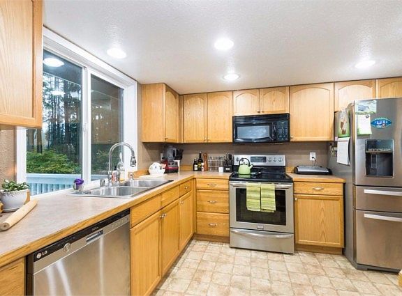 2nd image of 4537 SE Firmont Dr