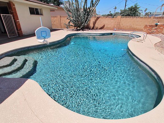 4th image of 1016 E Hermosa Dr
