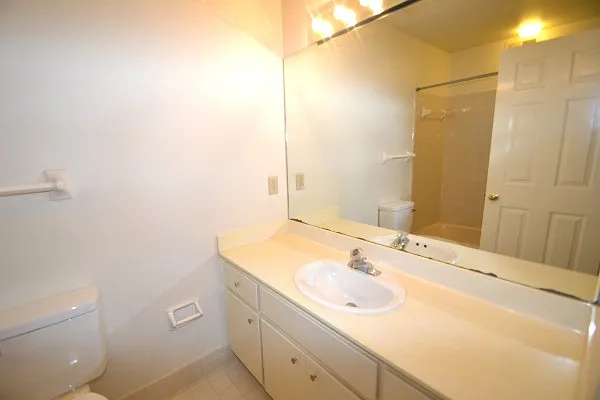 202 Hillsboro Pl — Photo 17