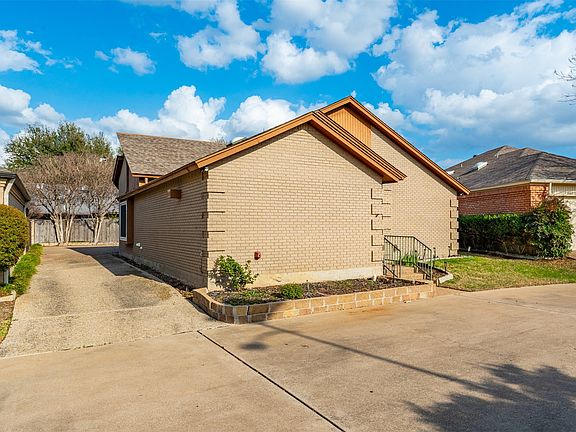 3rd image of 5821 Ridgerock Ct