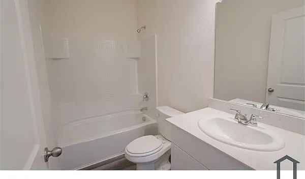 794 Yorkshire Dr — Photo 5