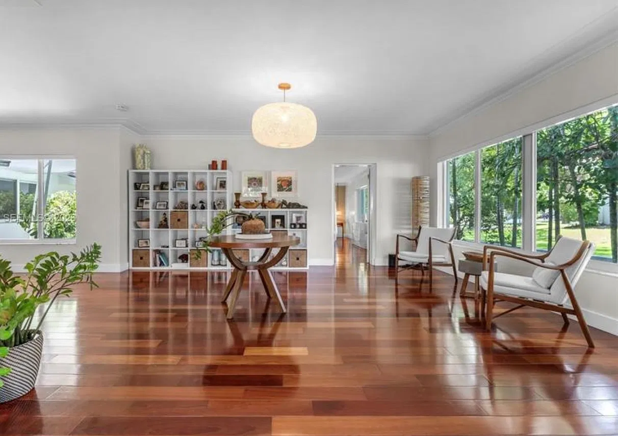 5 bed, 3.5 bath, 3682 sqft, $16,500 — Photo 3
