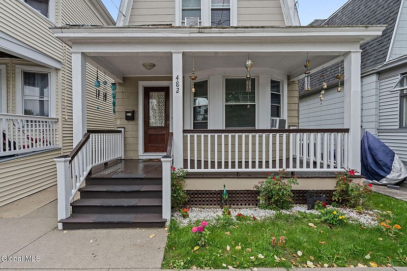3rd image of 482 Delaware Avenue