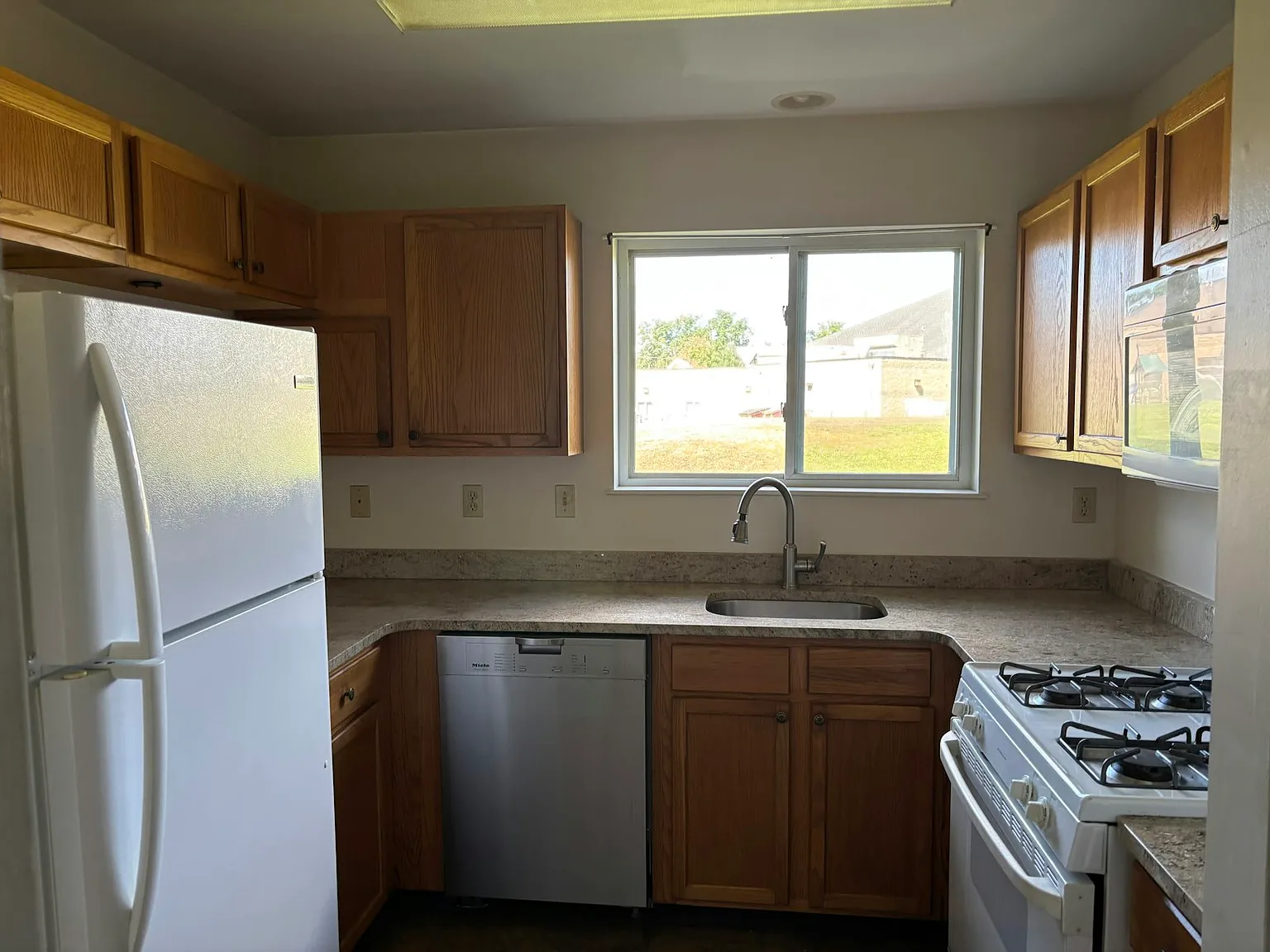 108 Glen Combe Circle, Unit 108 — Photo 3