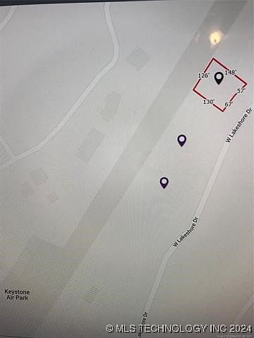 2nd image of 898 W Lakeshore Dr