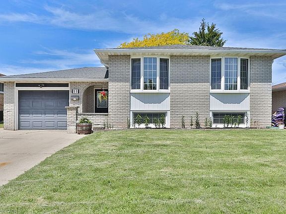 3rd image of 11 Lynwood Dr